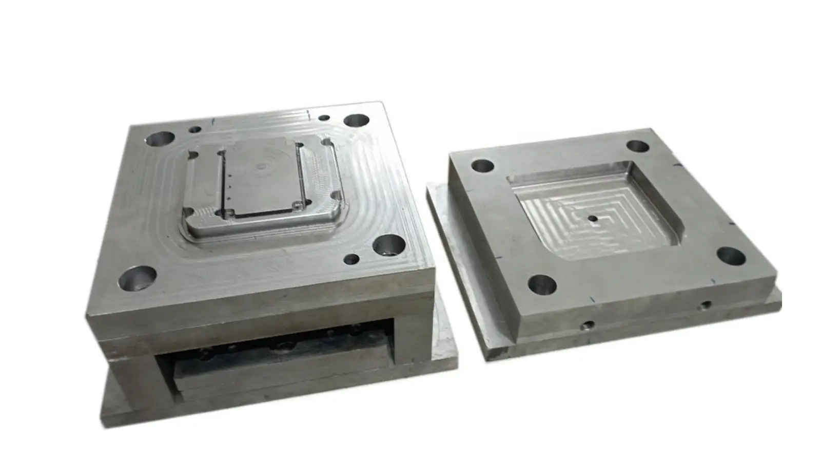 injection-multi-cavity-mold