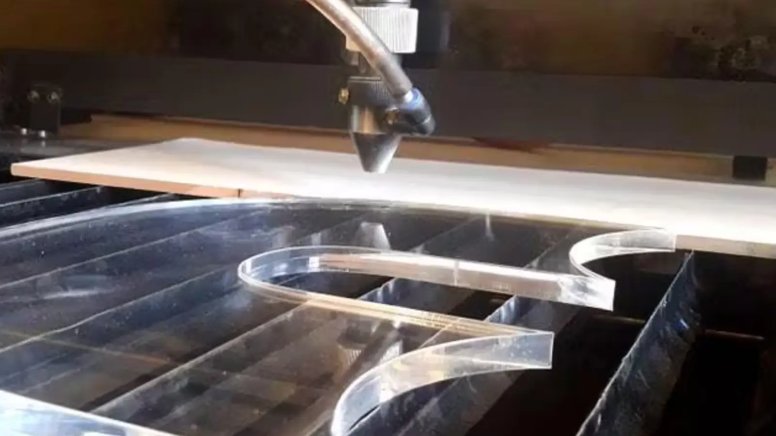 plastics-cutting