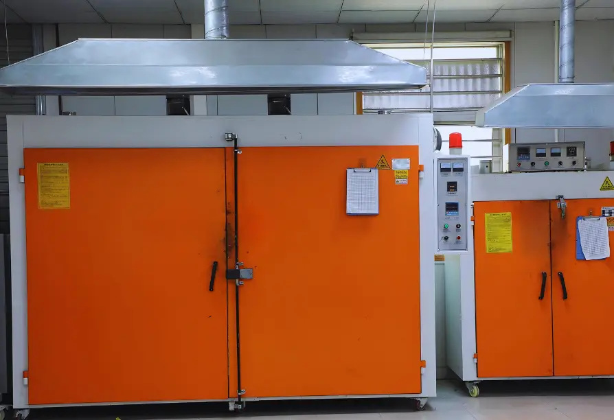 rapiddirect-vacuum-casting-factory-4