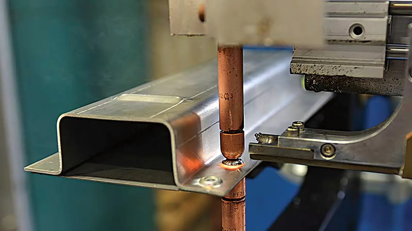 riveting-process